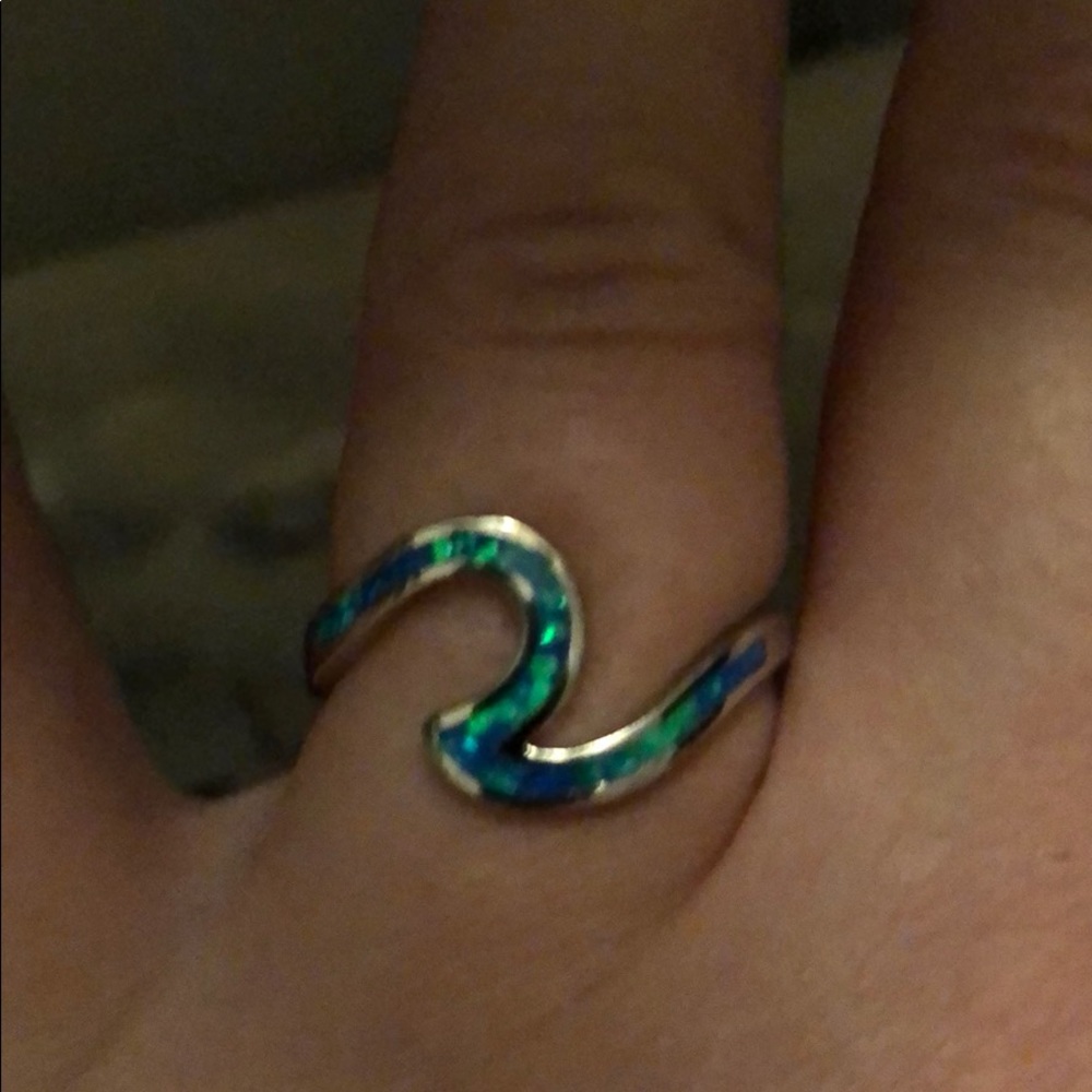 Ring - Picture 1 of 2